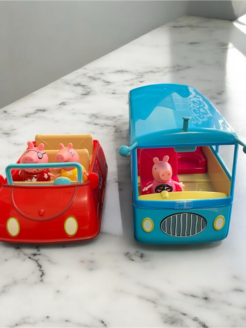 Vintage 2003 Peppa Pig car/blue bus